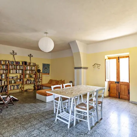 Stazzo Mit Garten In