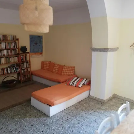 Stazzo Mit Garten In *