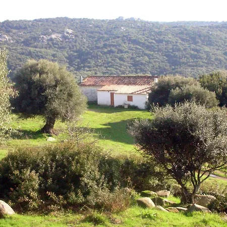Stazzo Mit Garten In