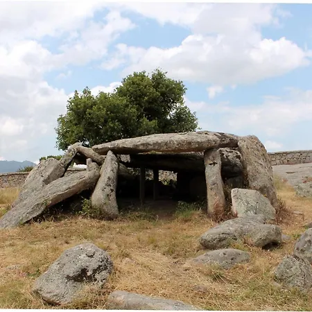 Stazzo Mit Garten In *
